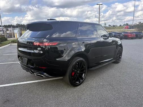 2023 Land Rover Range Rover Sport SE
