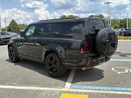 2023 Land Rover Defender 130 X-Dynamic SE
