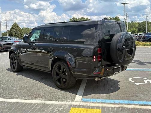 2023 Land Rover Defender 130 X-Dynamic SE