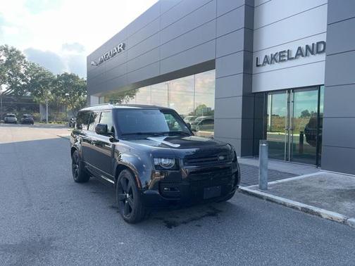 2023 Land Rover Defender 130 X-Dynamic SE