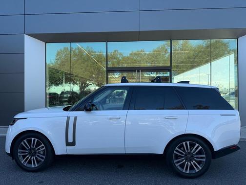 2024 Land Rover Range Rover P530 SE