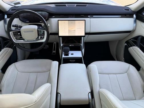 2024 Land Rover Range Rover P530 SE