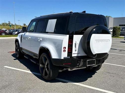 2025 Land Rover Defender 110 P400 X-Dynamic SE