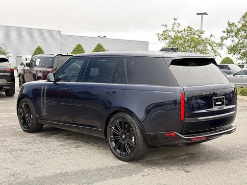 Constellation Blue SV Bespoke Ult Met Gloss 2025 Land Rover Range Rover SE