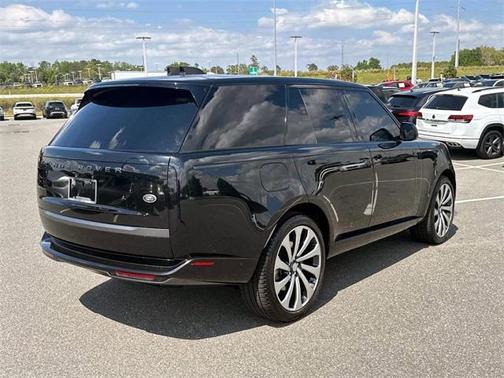 2023 Land Rover Range Rover P530 SE