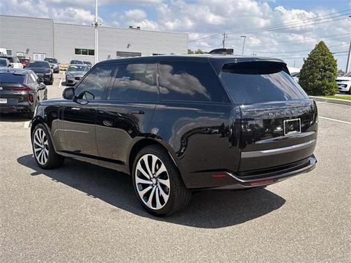 2023 Land Rover Range Rover P530 SE