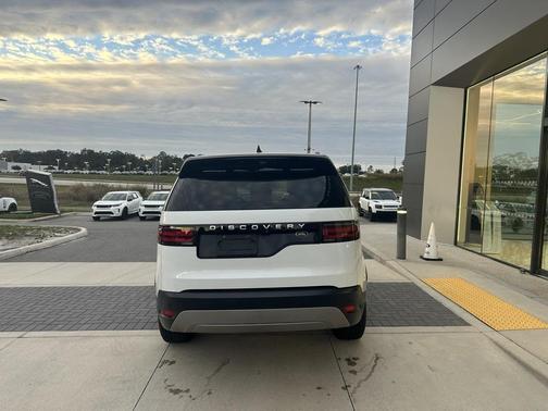 2023 Land Rover Discovery P300 S
