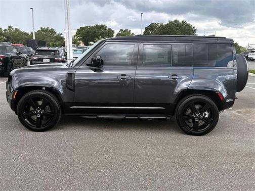 2025 Land Rover Defender 110 P400 X-Dynamic SE