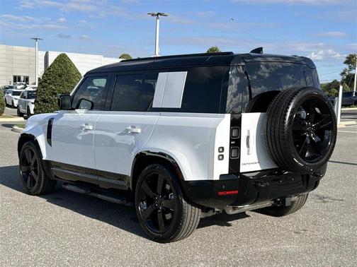 2026 Land Rover Defender P400 X-Dynamic SE