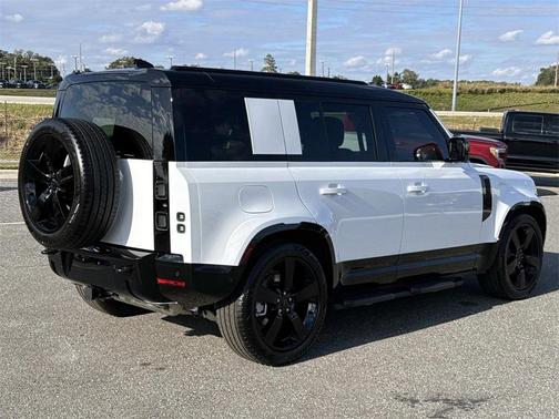 2026 Land Rover Defender P400 X-Dynamic SE