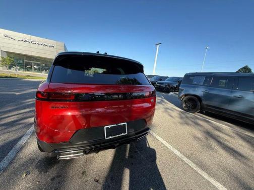 Firenze Red Metallic 2023 Land Rover Range Rover Sport SE
