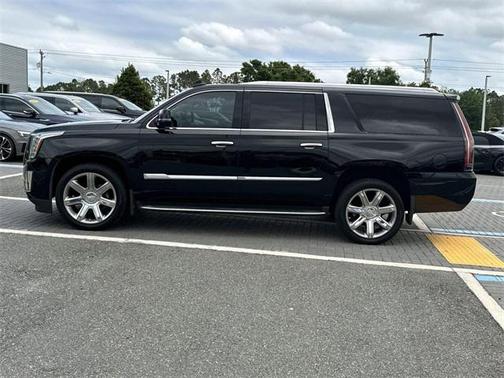 2018 Cadillac Escalade ESV Luxury