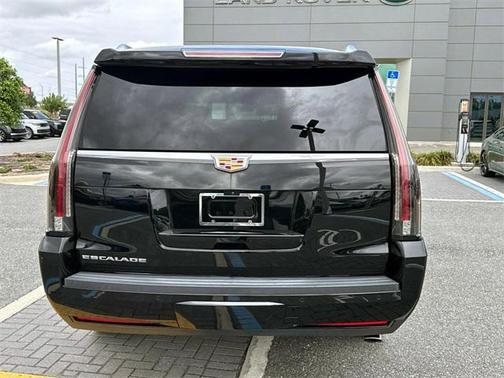 2018 Cadillac Escalade ESV Luxury