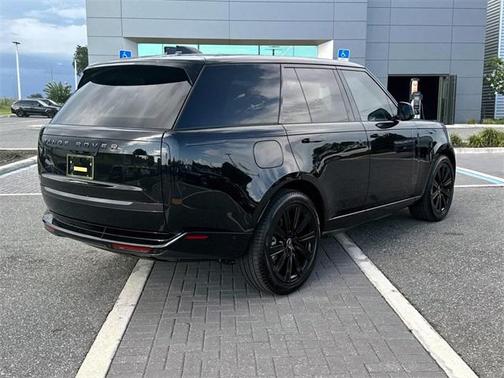 2025 Land Rover Range Rover P550e SE