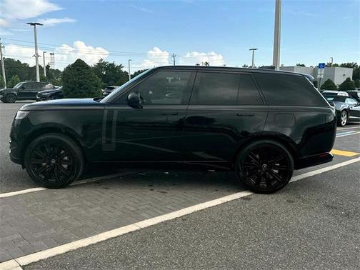 2025 Land Rover Range Rover P550e SE