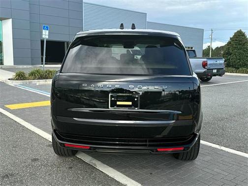 2025 Land Rover Range Rover P550e SE