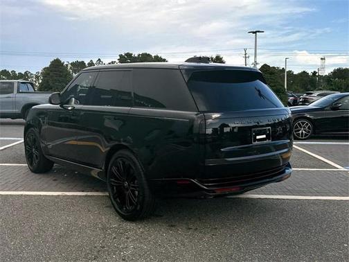2025 Land Rover Range Rover P530 SE