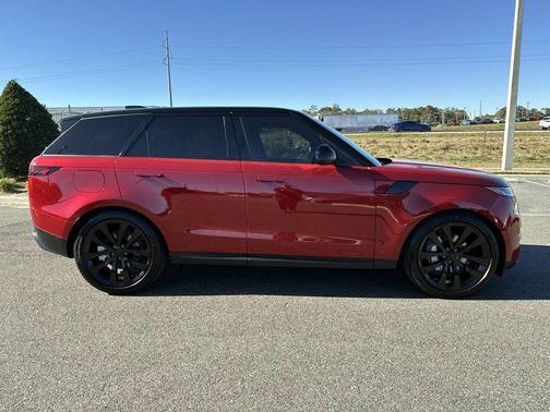 2026 Land Rover Range Rover Sport SE