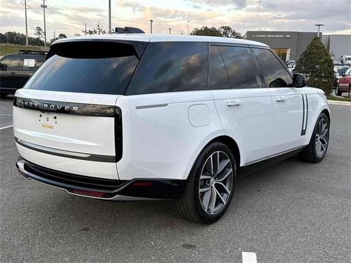 2024 Land Rover Range Rover P530 SE