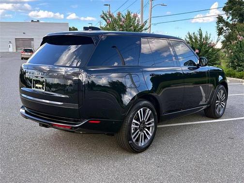 2025 Land Rover Range Rover P530 SE