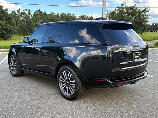 2025 Land Rover Range Rover P530 SE