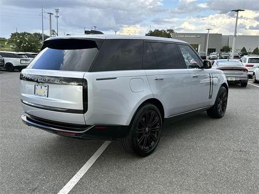 2025 Land Rover Range Rover P400 SE 7 Seat