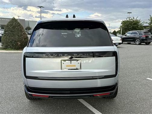 2025 Land Rover Range Rover P400 SE 7 Seat