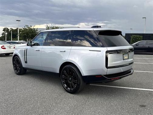 2025 Land Rover Range Rover P400 SE 7 Seat