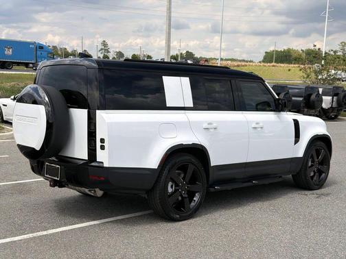 Fuji White 2026 Land Rover Defender P300 S