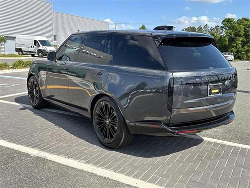 2025 Land Rover Range Rover P400 SE