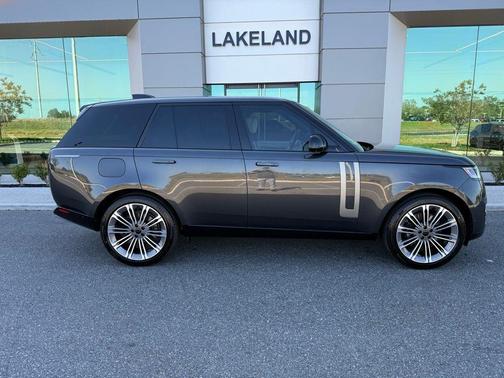 Carpathian Grey Premium Metallic 2026 Land Rover Range Rover P530 SE