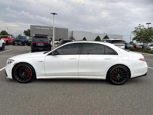 MANUFAKTUR Moonlight White Metallic 2025 Mercedes-Benz AMG S 63 E 4MATIC