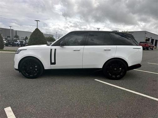 2025 Land Rover Range Rover P530 SE