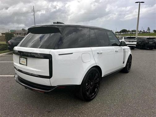 2025 Land Rover Range Rover P530 SE