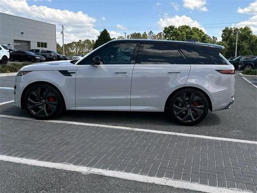 2025 Land Rover Range Rover Sport SE