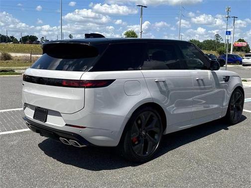 2025 Land Rover Range Rover Sport SE