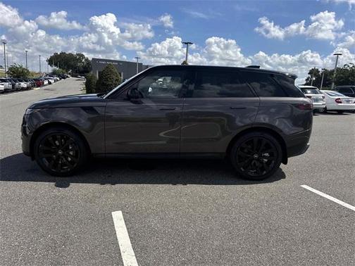 2025 Land Rover Range Rover Sport SE
