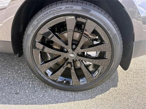 2025 Land Rover Range Rover Sport SE