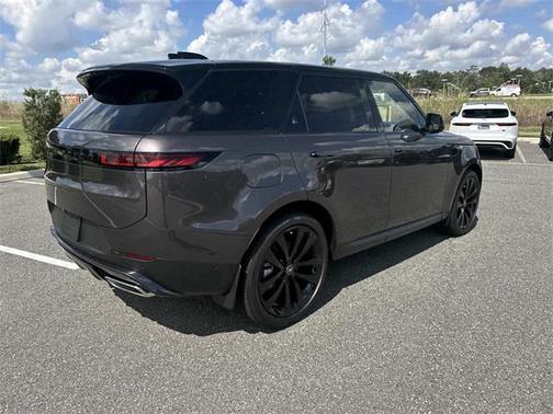 2025 Land Rover Range Rover Sport SE