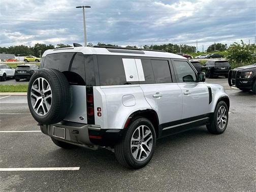 2021 Land Rover Defender 110 X-Dynamic SE