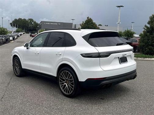 2023 Porsche Cayenne Base
