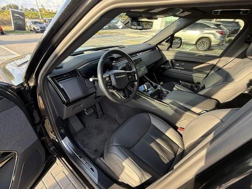 2025 Land Rover Range Rover Sport SE