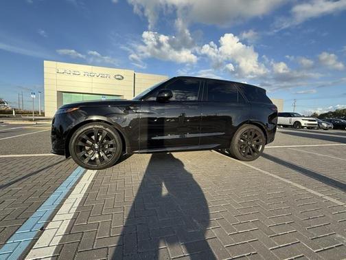 2025 Land Rover Range Rover Sport SE