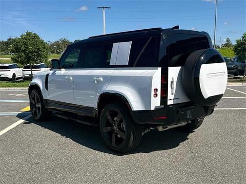 2025 Land Rover Defender 110 P400 X-Dynamic SE