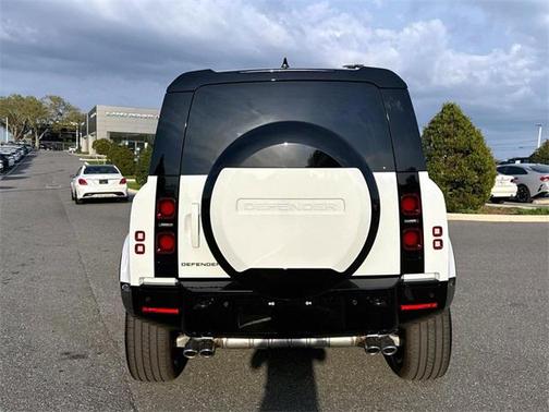 2025 Land Rover Defender 110 P500 X-Dynamic SE