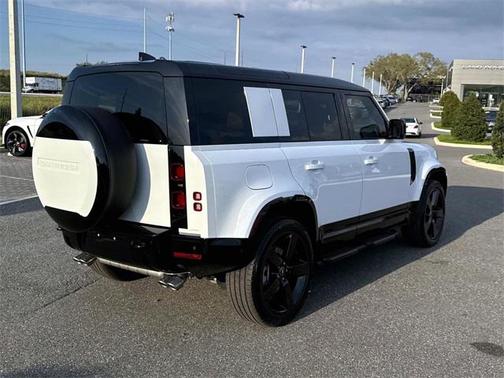 2025 Land Rover Defender 110 P500 X-Dynamic SE