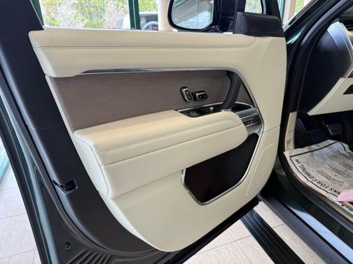 Belgravia Green Metallic 2025 Land Rover Range Rover P530 SE