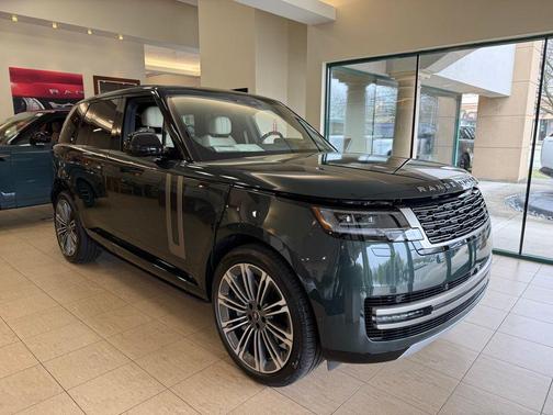 Belgravia Green Metallic 2025 Land Rover Range Rover P530 SE