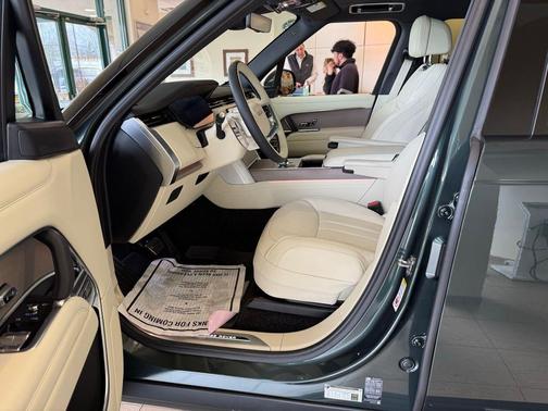 Belgravia Green Metallic 2025 Land Rover Range Rover P530 SE