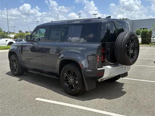 2025 Land Rover Defender 110 P300